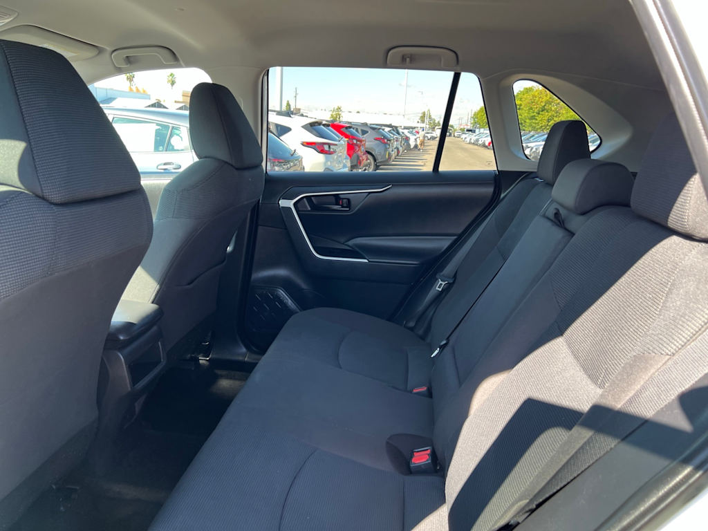 Thumbnail: 2021 Toyota RAV4 - 28