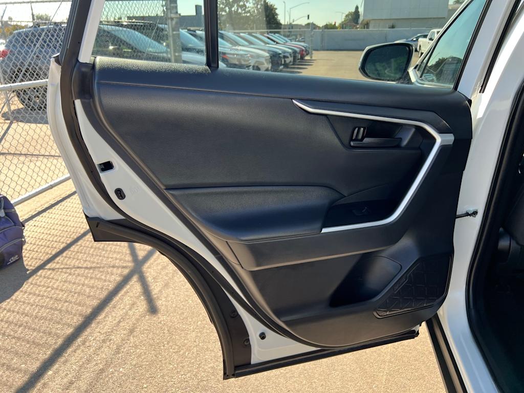 Thumbnail: 2021 Toyota RAV4 - 29