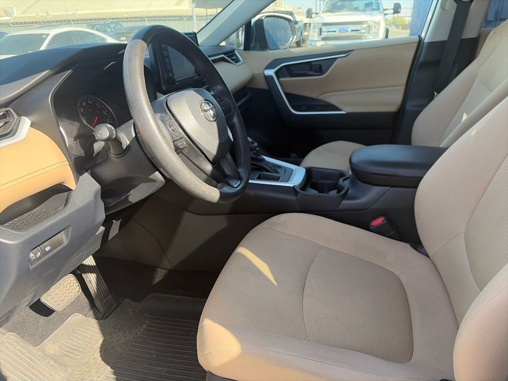 Thumbnail: 2020 Toyota RAV4 - 9