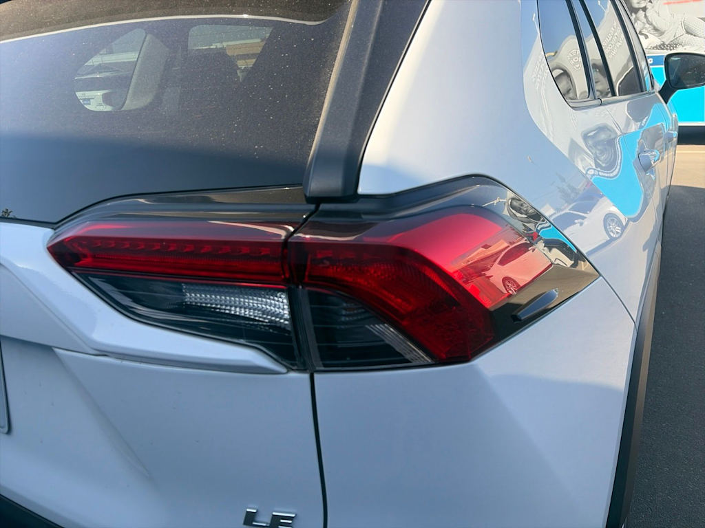 Thumbnail: 2020 Toyota RAV4 - 25