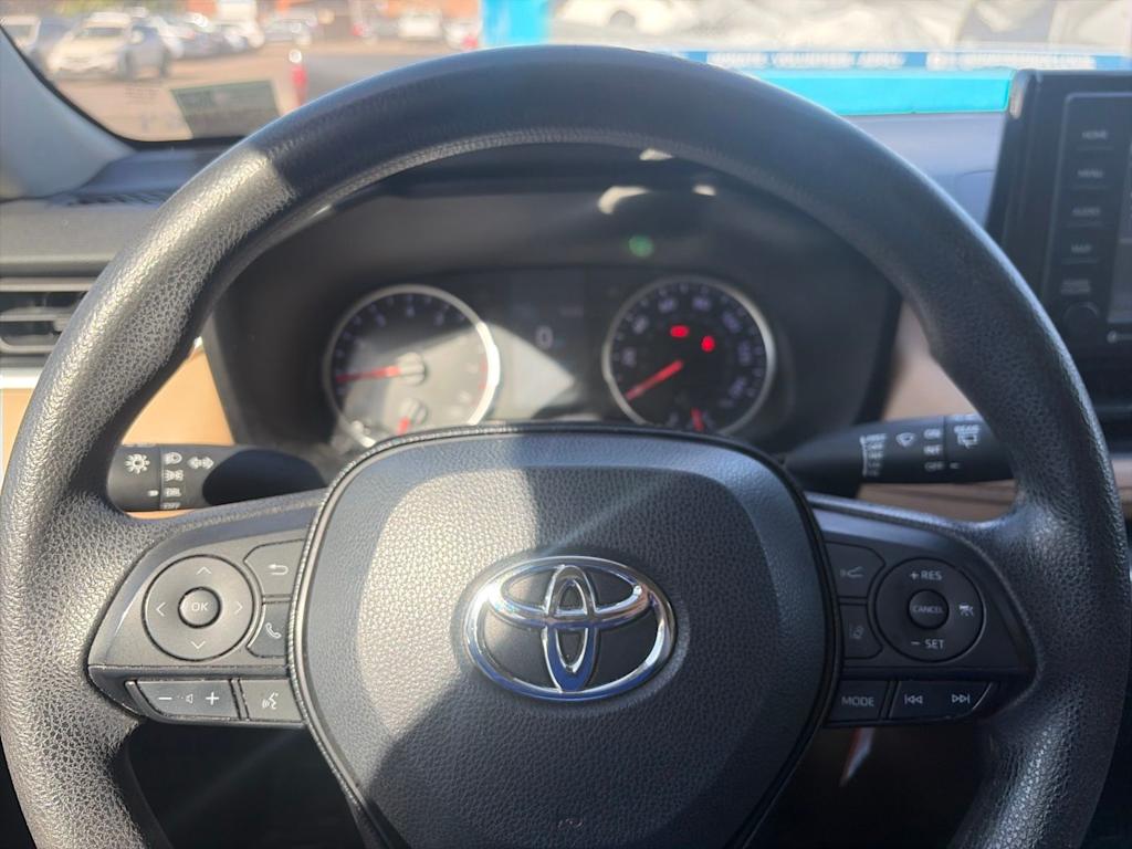 Thumbnail: 2020 Toyota RAV4 - 33