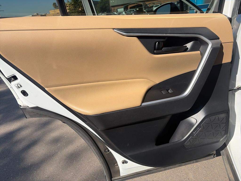 Thumbnail: 2020 Toyota RAV4 - 30