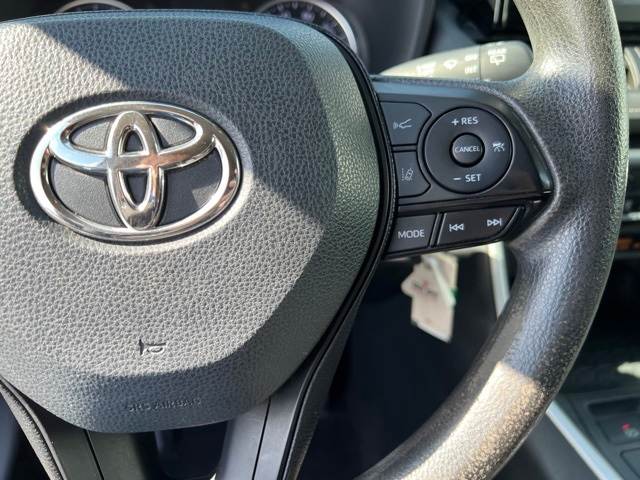 2019 Toyota RAV4 LE 39