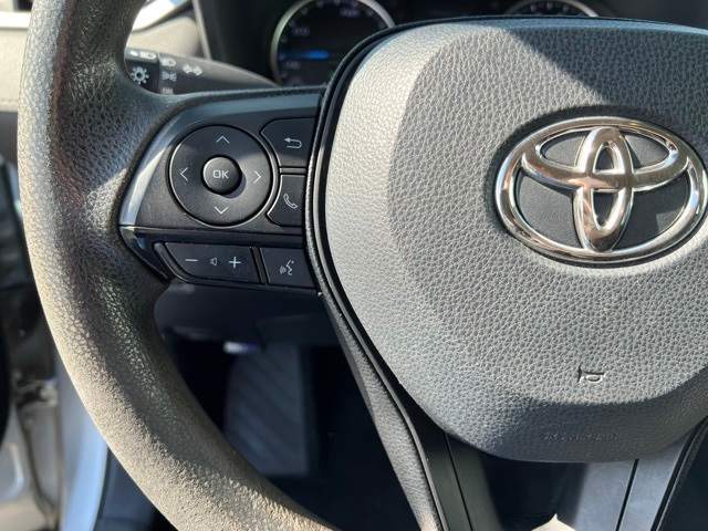 2019 Toyota RAV4 LE 38