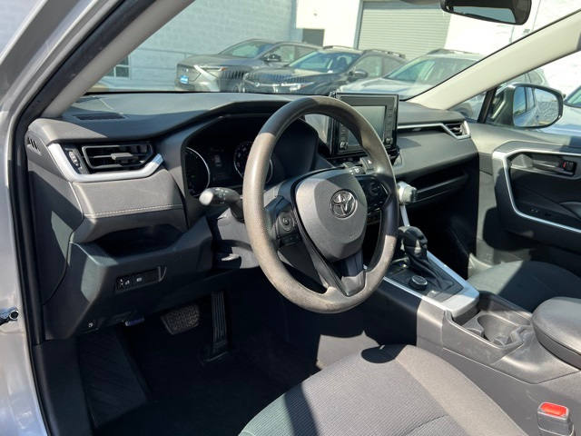 2019 Toyota RAV4 LE 2