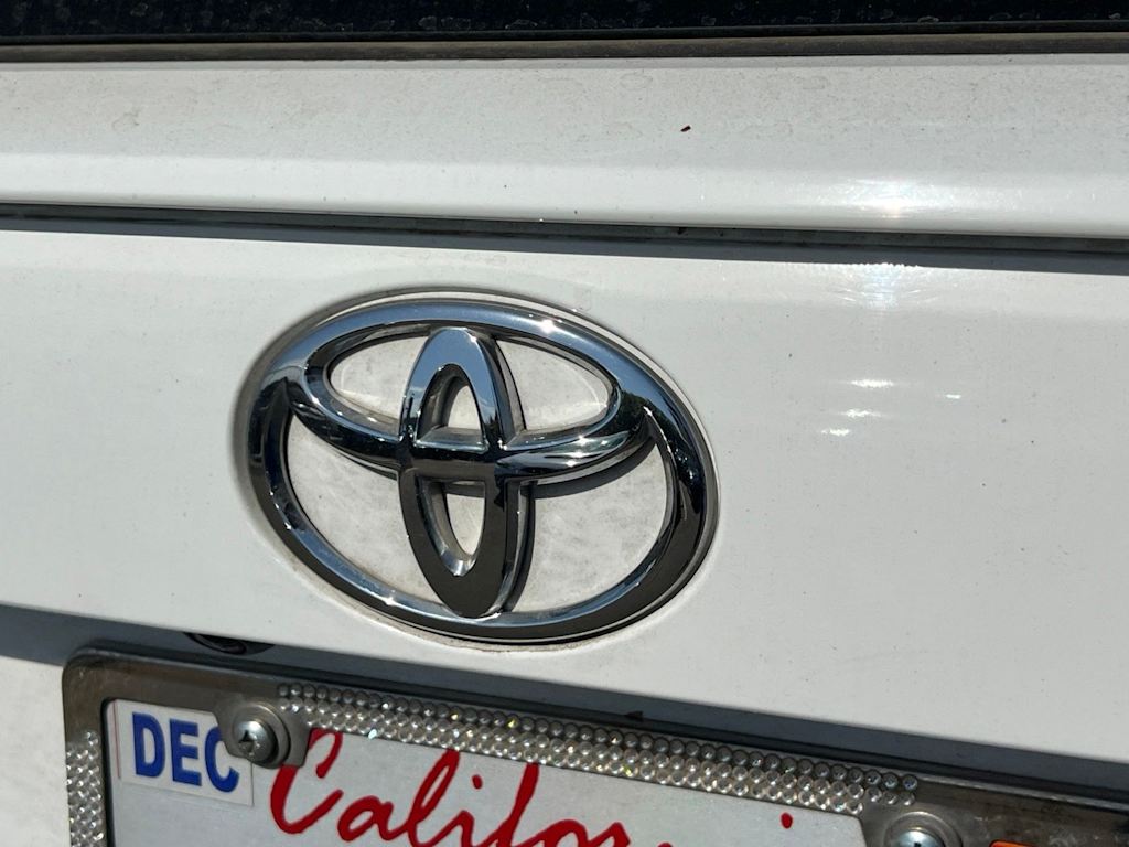 Thumbnail: 2021 Toyota RAV4 - 25