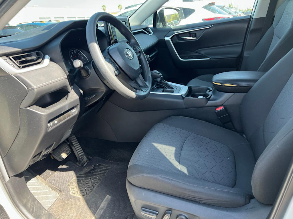 Thumbnail: 2021 Toyota RAV4 - 7