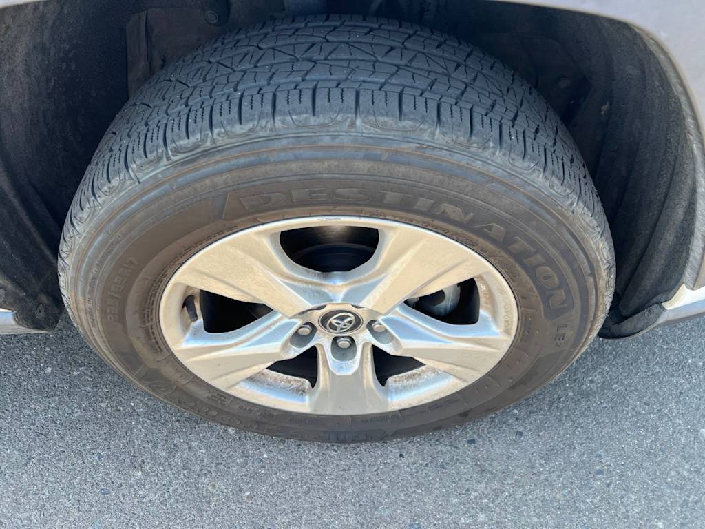 Thumbnail: 2021 Toyota RAV4 - 21