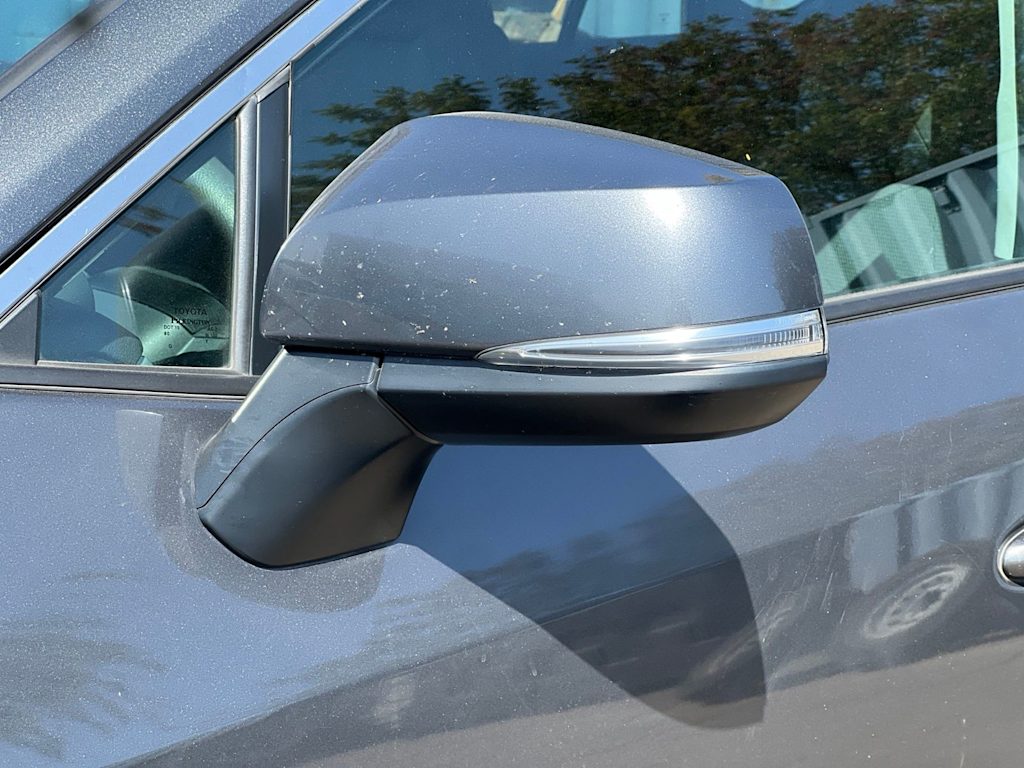 Thumbnail: 2021 Toyota RAV4 - 18