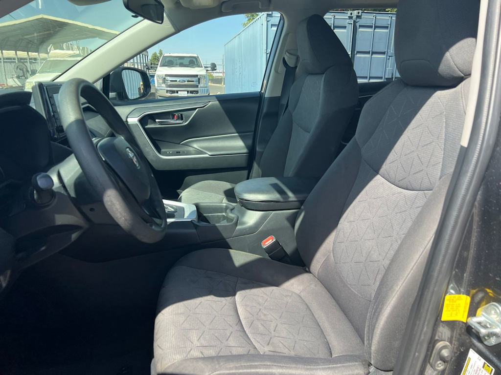 Thumbnail: 2021 Toyota RAV4 - 7