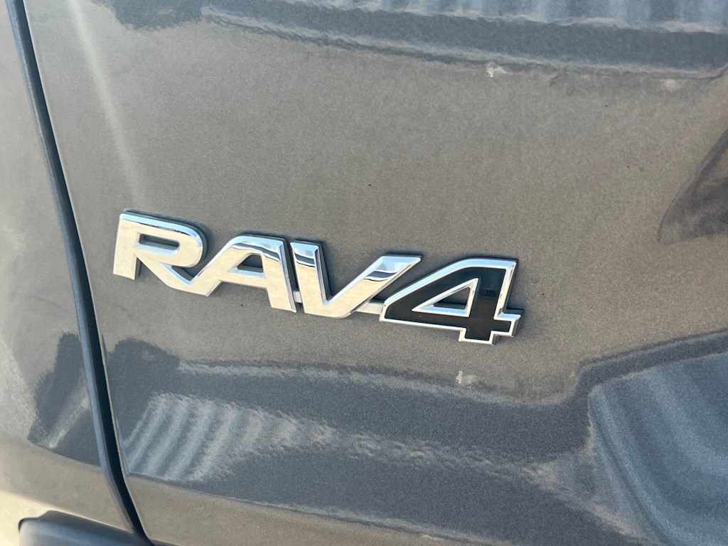 Thumbnail: 2021 Toyota RAV4 - 26