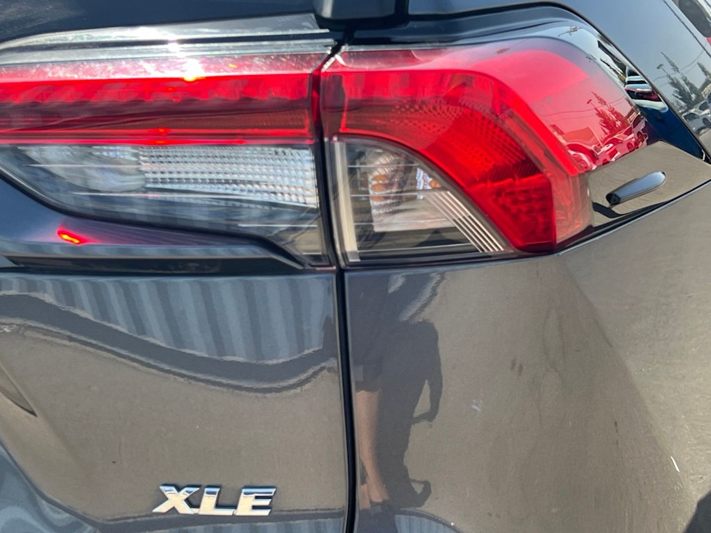 Thumbnail: 2021 Toyota RAV4 - 23