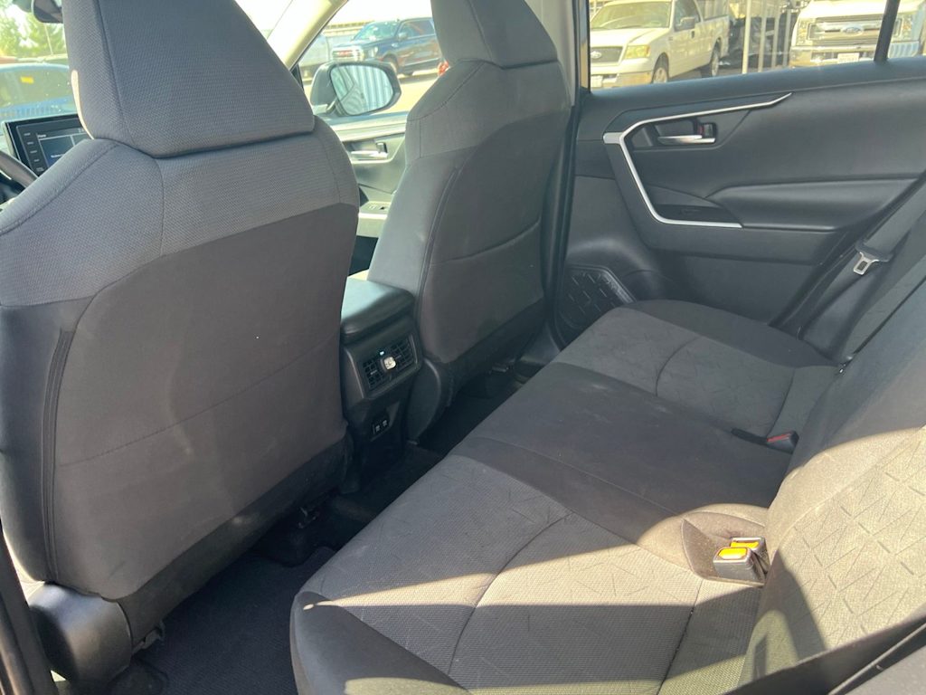 Thumbnail: 2021 Toyota RAV4 - 8