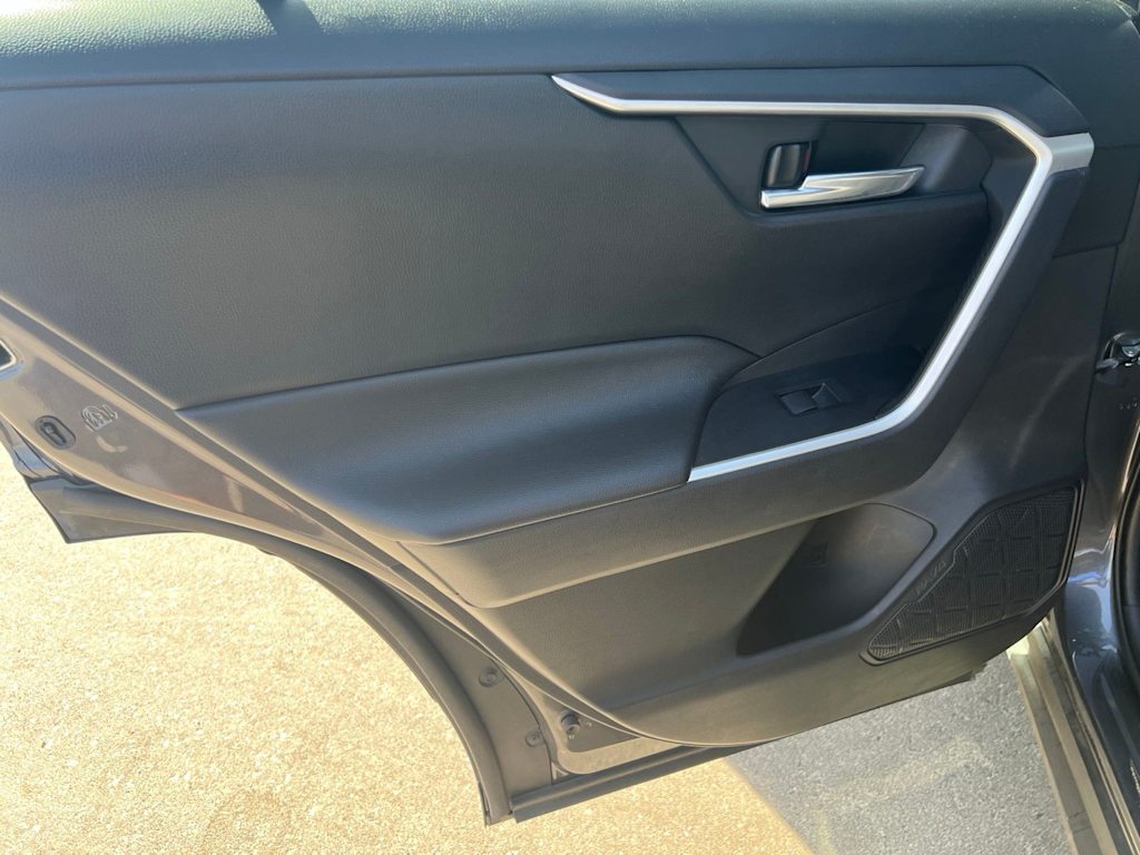 Thumbnail: 2021 Toyota RAV4 - 30