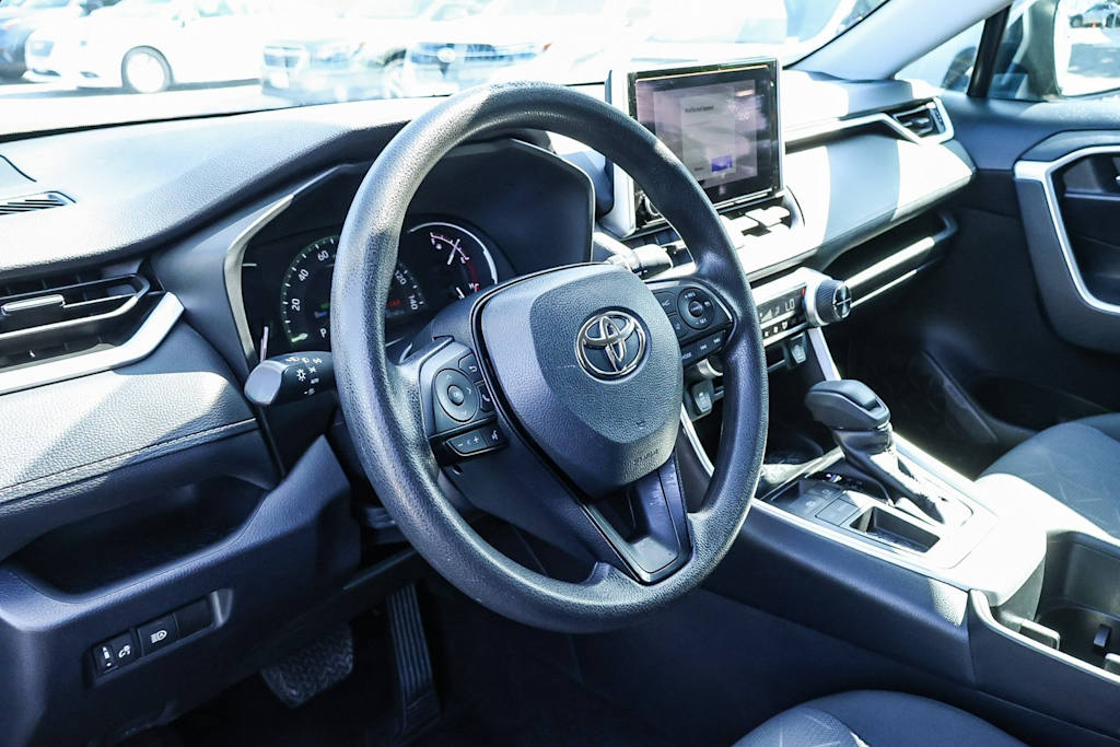 2023 Toyota RAV4 XLE 37