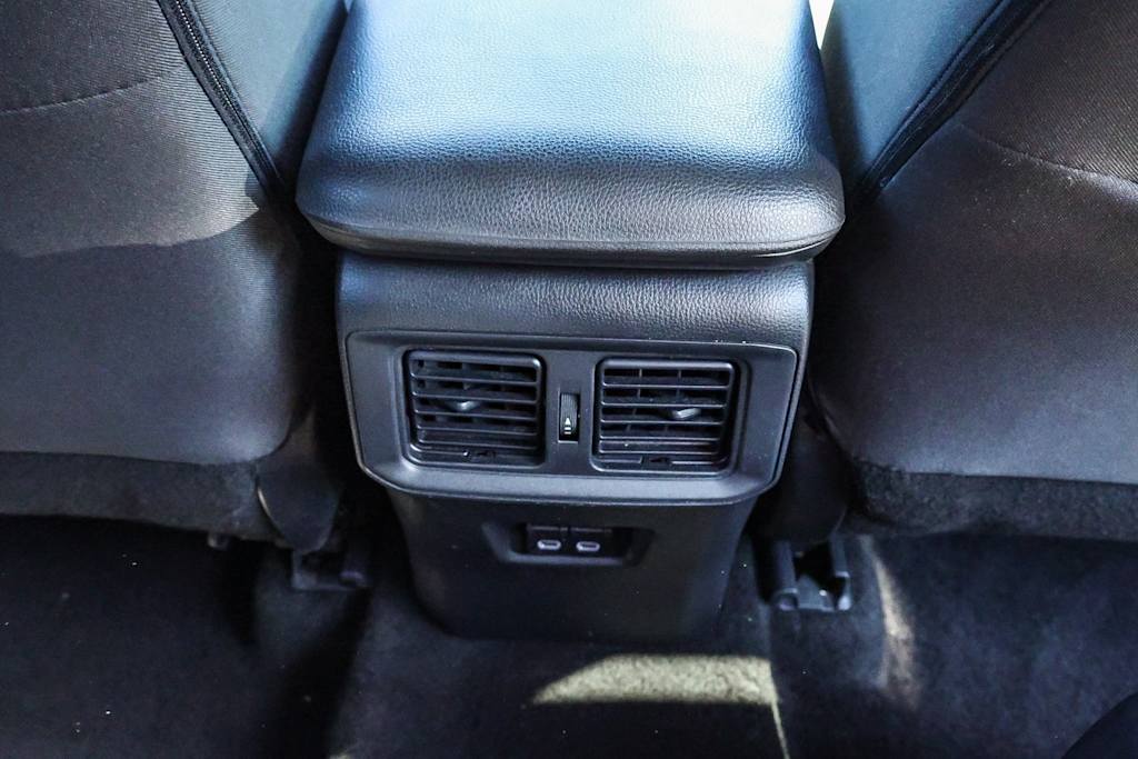 2023 Toyota RAV4 XLE 33