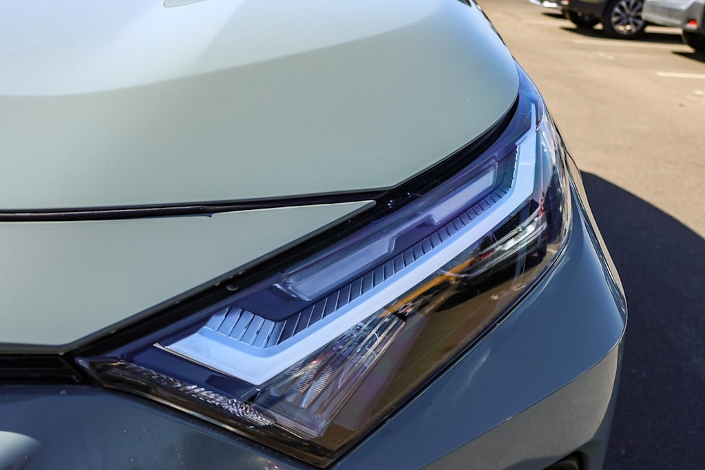 2023 Toyota RAV4 XLE 24