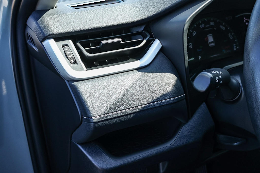 2023 Toyota RAV4 XLE 41