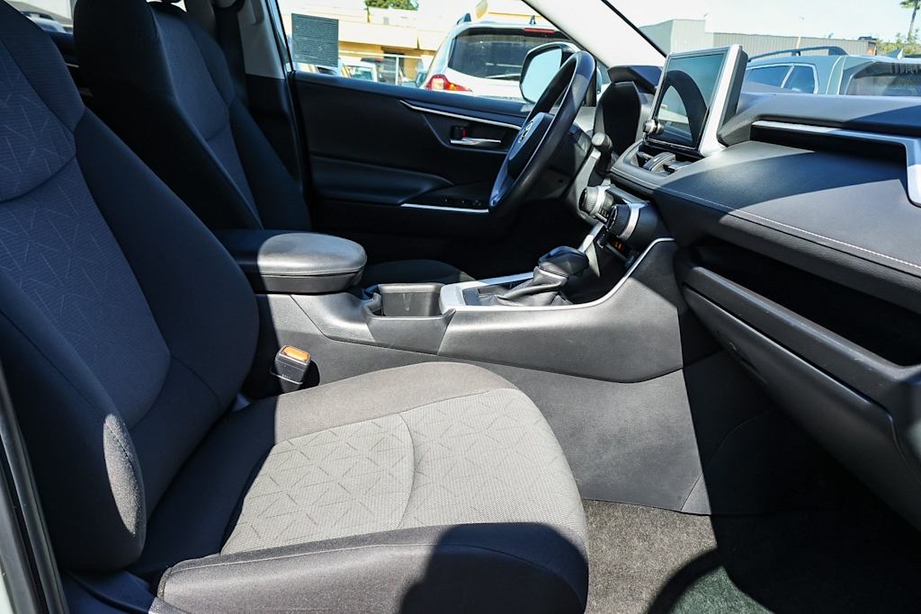 2023 Toyota RAV4 XLE 11