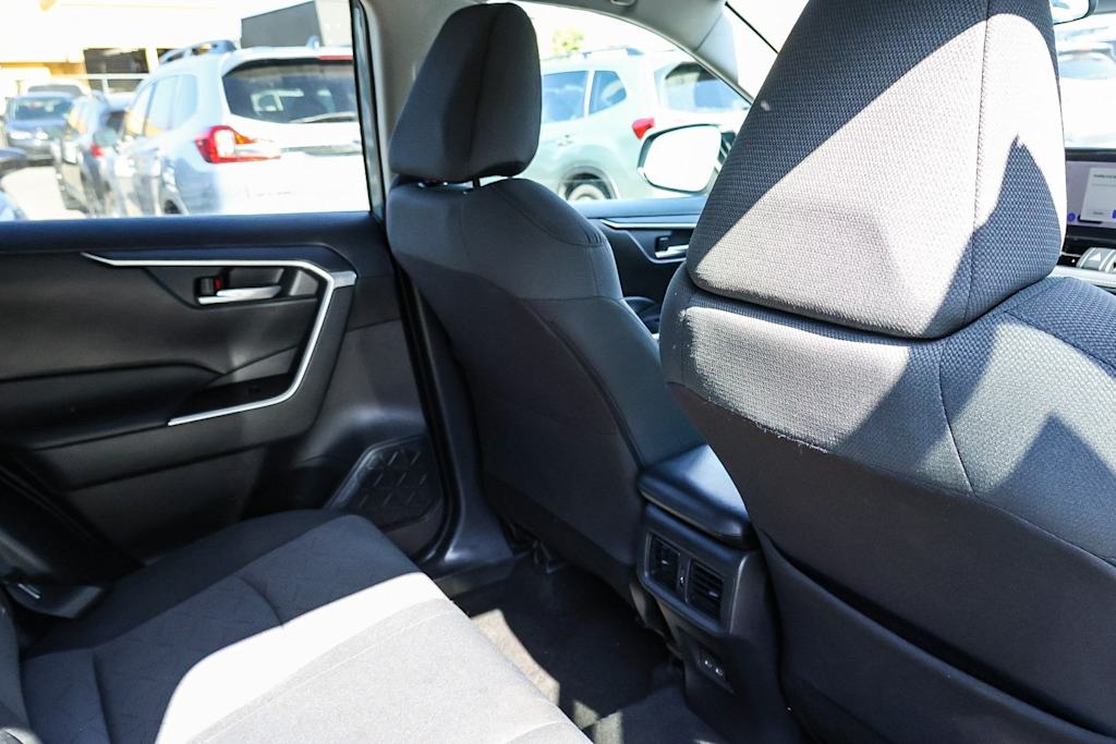 2023 Toyota RAV4 XLE 12