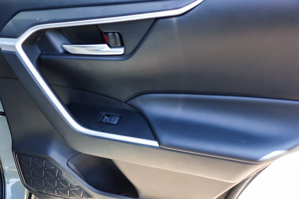 2023 Toyota RAV4 XLE 29
