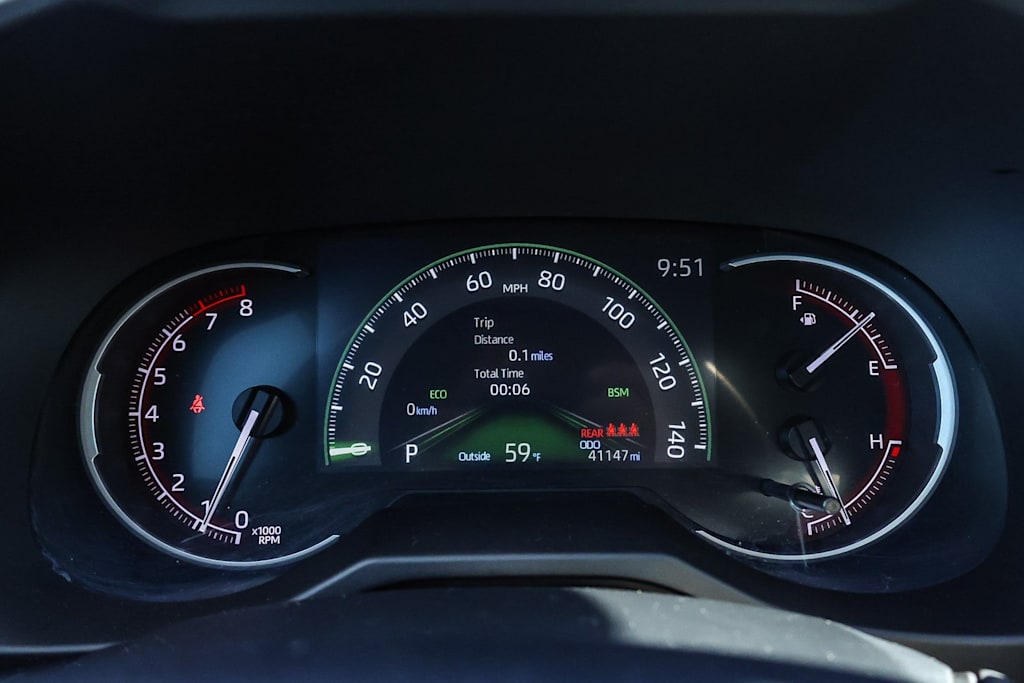 2023 Toyota RAV4 XLE 17