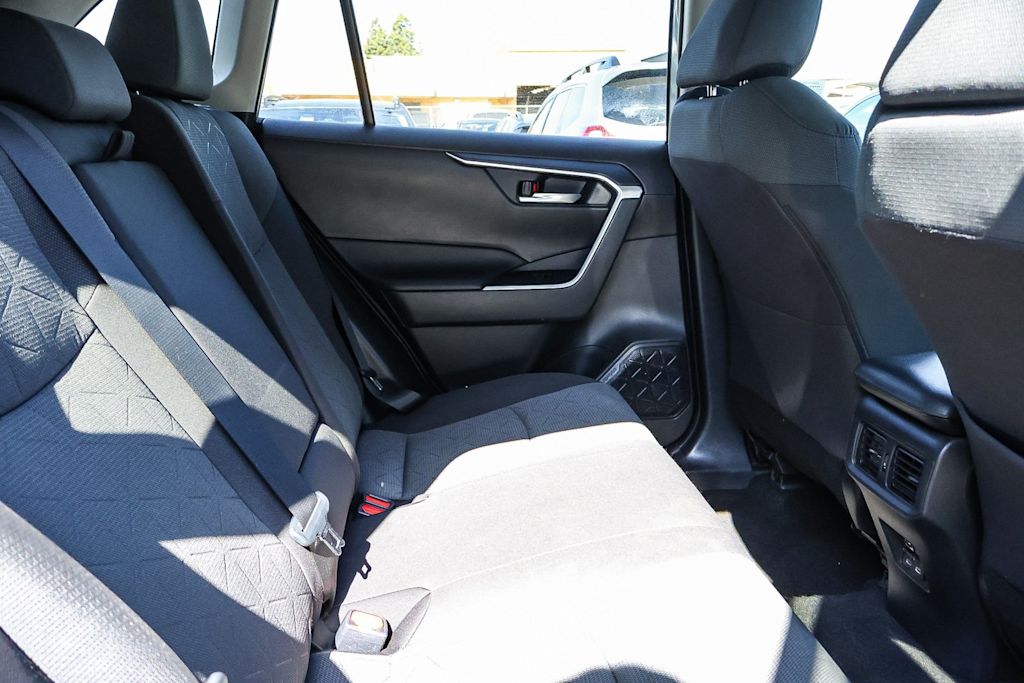 2023 Toyota RAV4 XLE 31