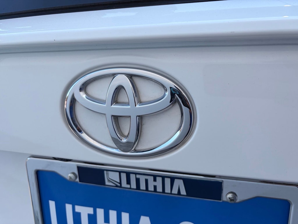 Thumbnail: 2024 Toyota RAV4 - 23