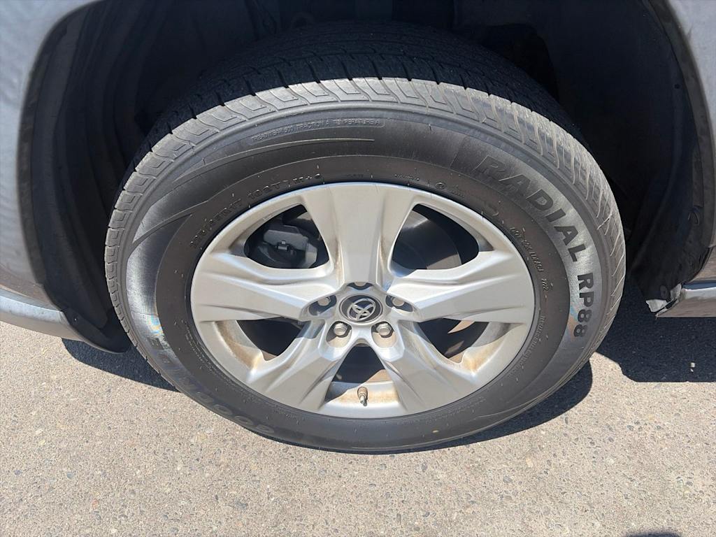 Thumbnail: 2019 Toyota RAV4 - 6