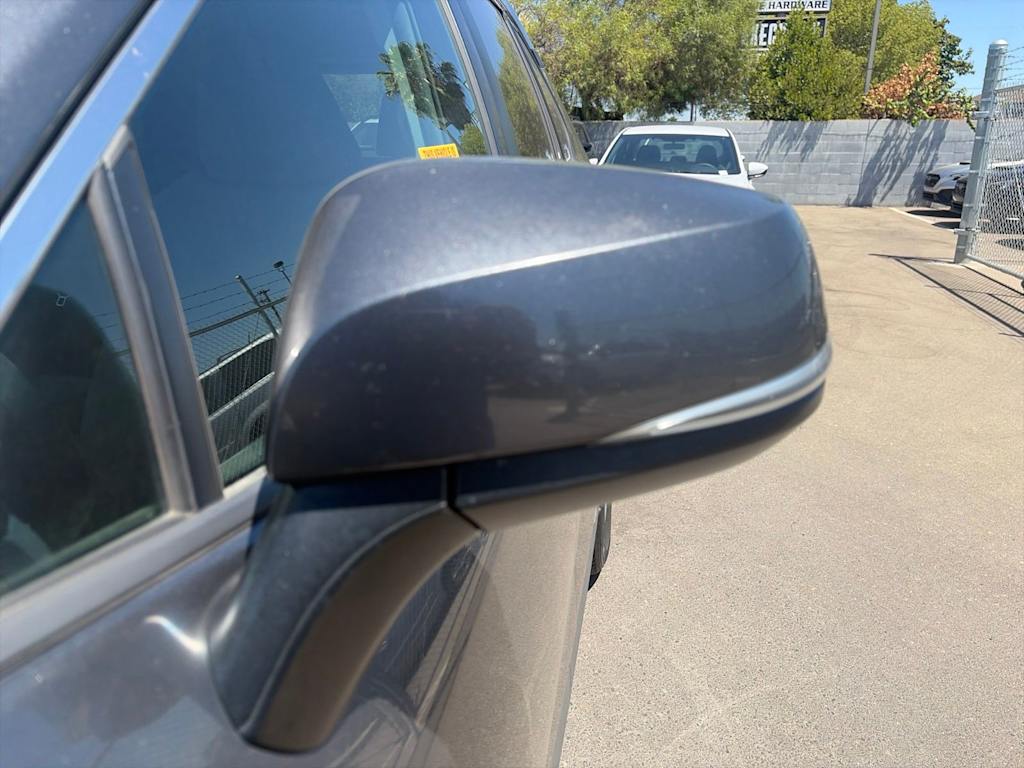Thumbnail: 2019 Toyota RAV4 - 17