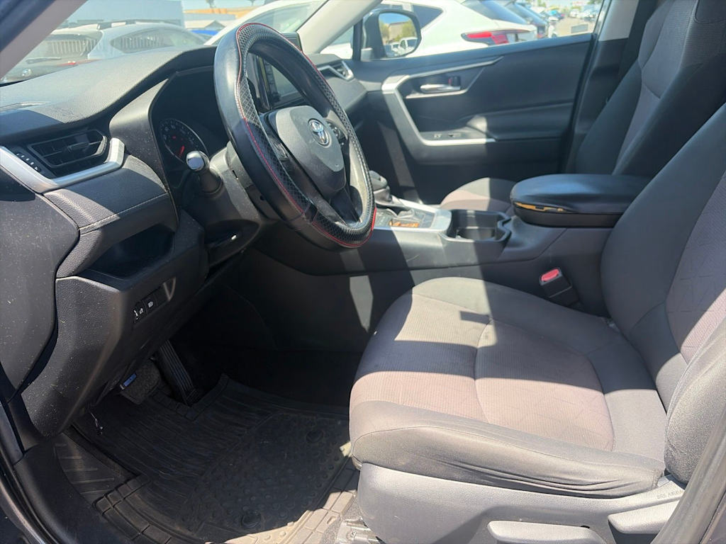 Thumbnail: 2019 Toyota RAV4 - 7