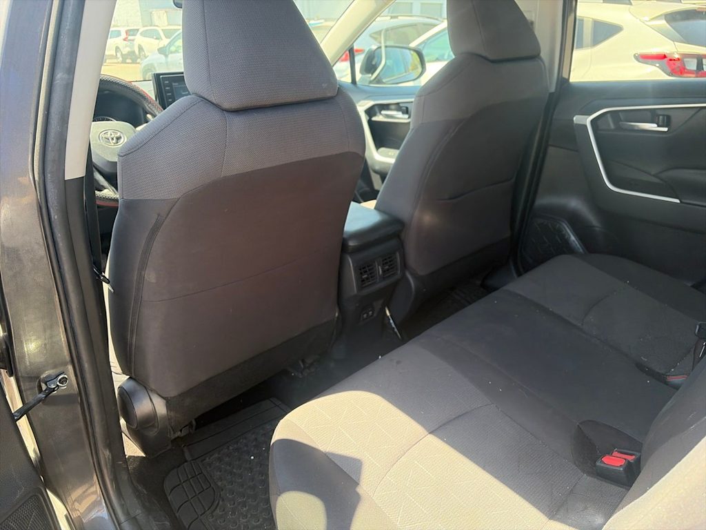 Thumbnail: 2019 Toyota RAV4 - 9