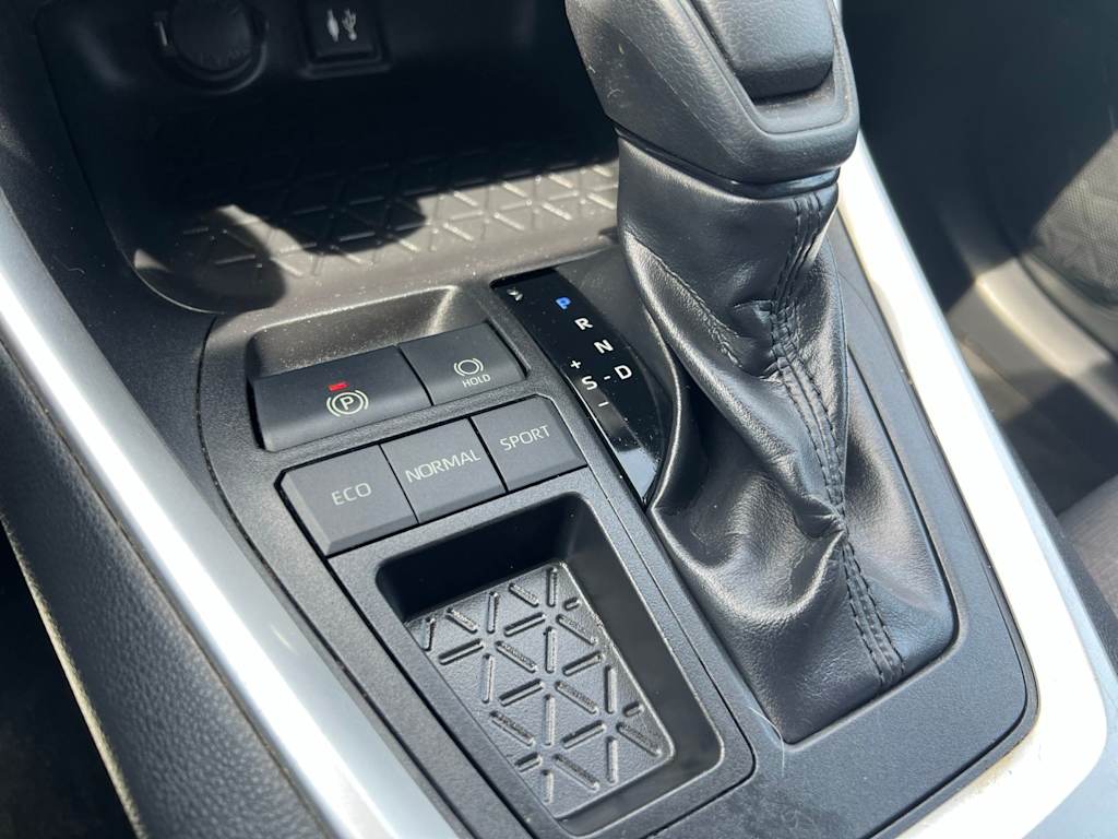 Thumbnail: 2019 Toyota RAV4 - 12