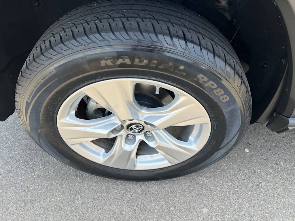 Thumbnail: 2019 Toyota RAV4 - 25