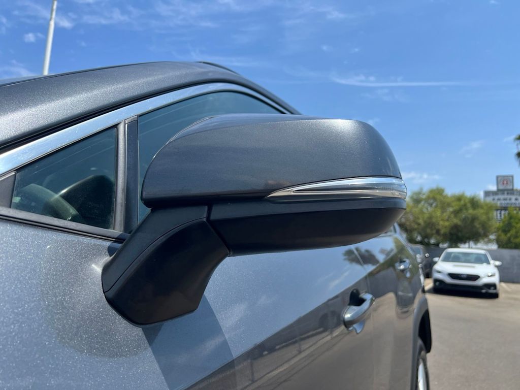 Thumbnail: 2019 Toyota RAV4 - 20