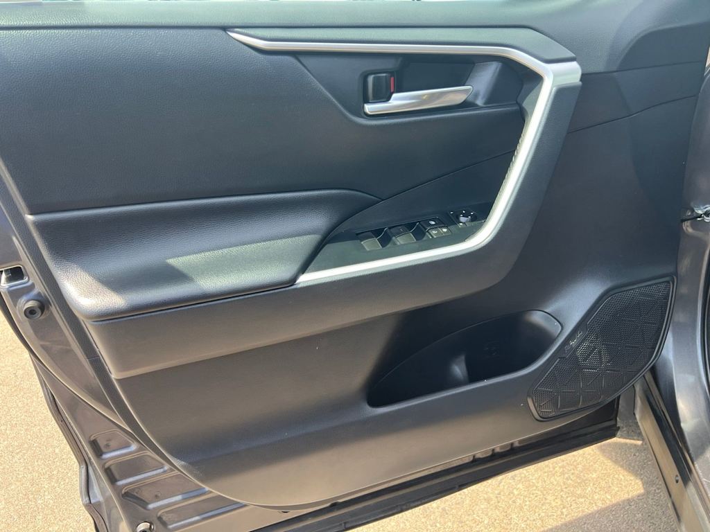 Thumbnail: 2019 Toyota RAV4 - 34