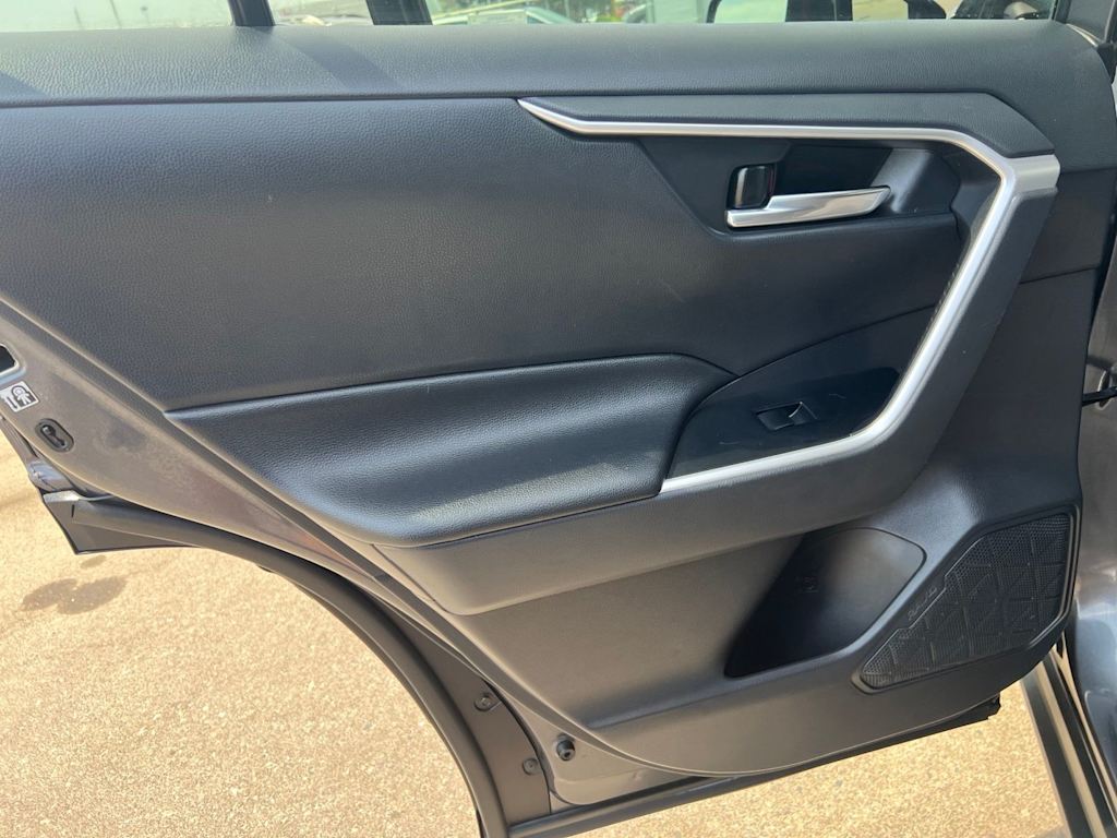 Thumbnail: 2019 Toyota RAV4 - 32
