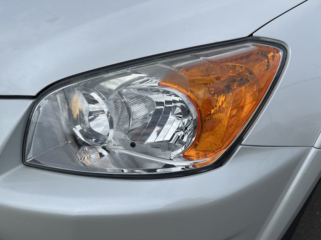 Thumbnail: 2011 Toyota RAV4 - 16
