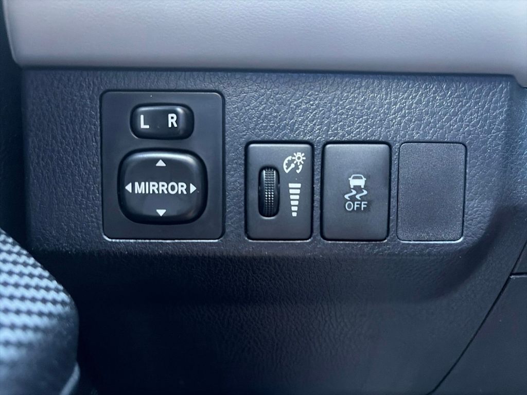 Thumbnail: 2014 Toyota RAV4 - 34