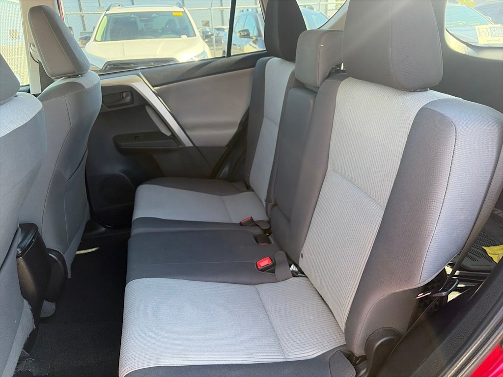 Thumbnail: 2014 Toyota RAV4 - 31