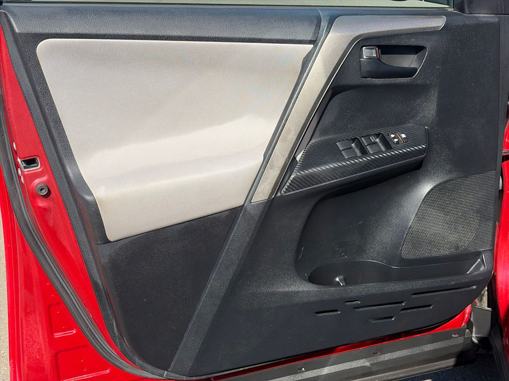 Thumbnail: 2014 Toyota RAV4 - 32