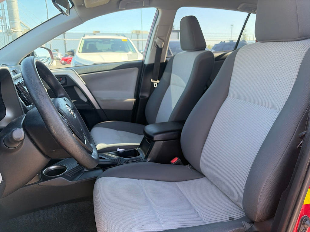 Thumbnail: 2014 Toyota RAV4 - 9