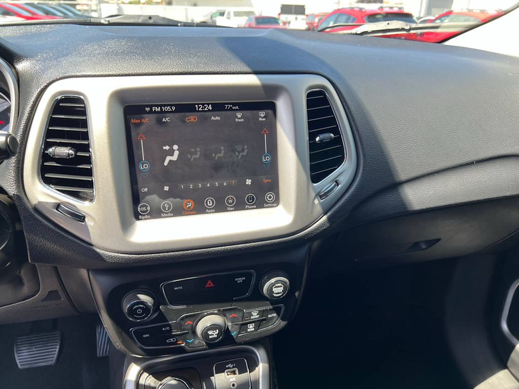 Thumbnail: 2019 Jeep Compass - 15