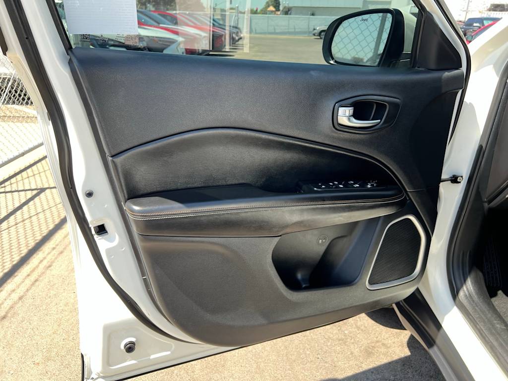 Thumbnail: 2019 Jeep Compass - 26