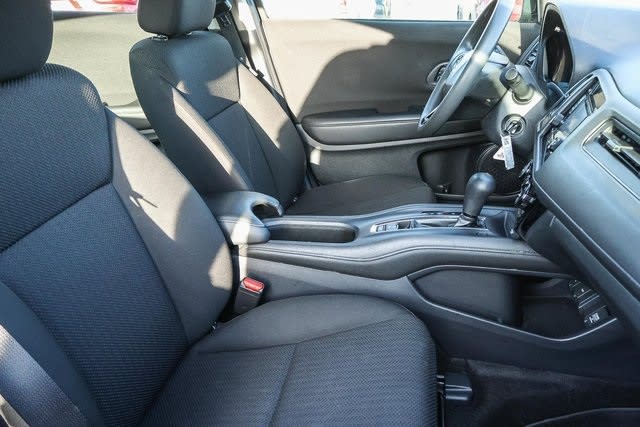 2017 Honda HR-V LX 11