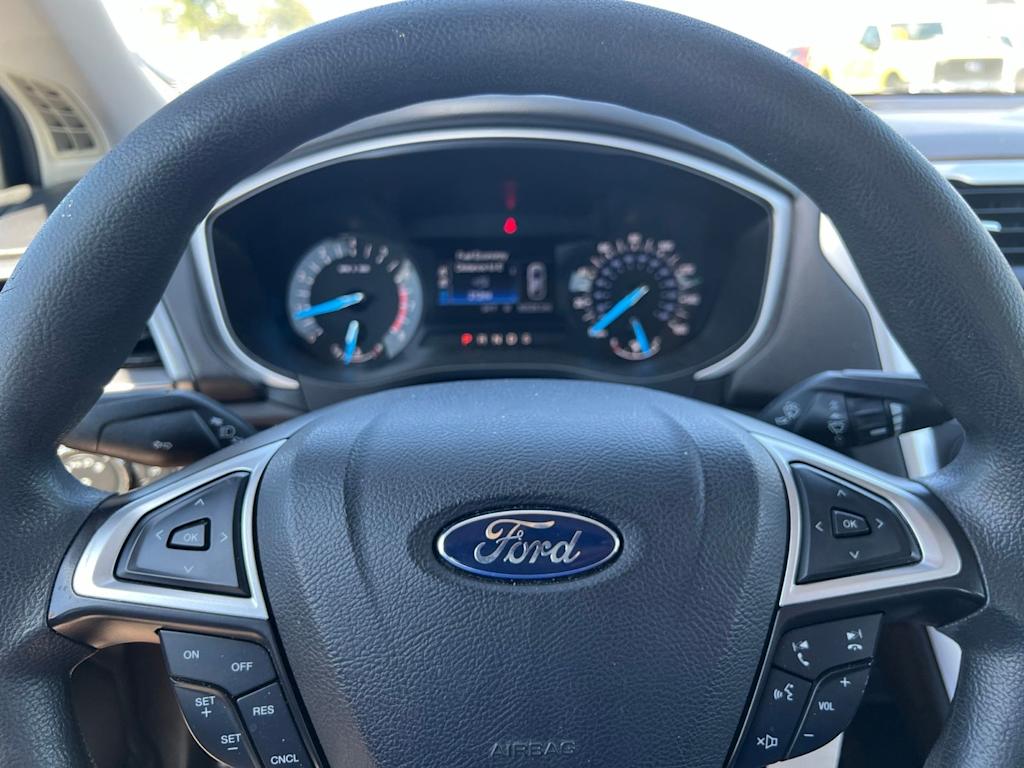 Thumbnail: 2013 Ford Fusion - 33