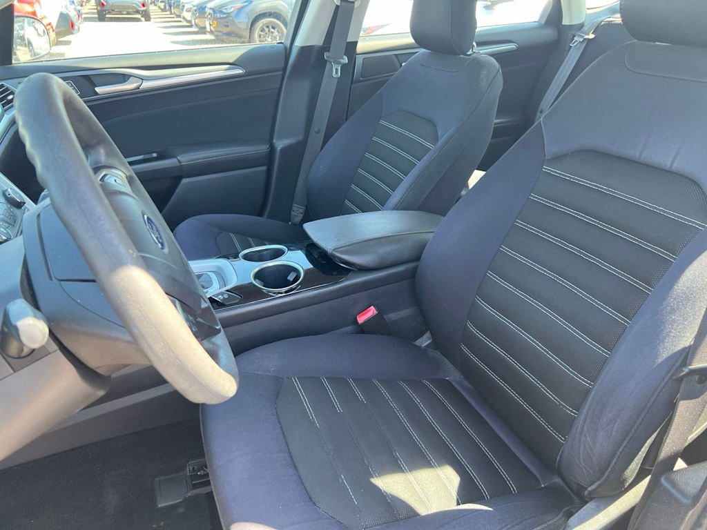 Thumbnail: 2013 Ford Fusion - 31