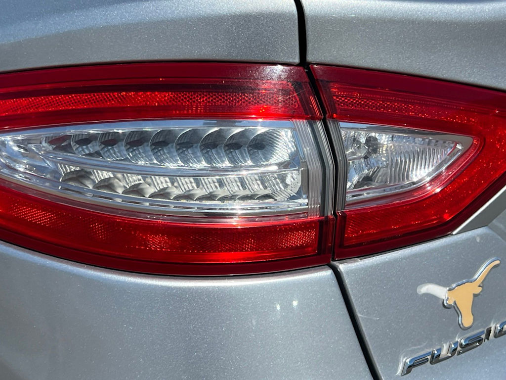 Thumbnail: 2013 Ford Fusion - 26