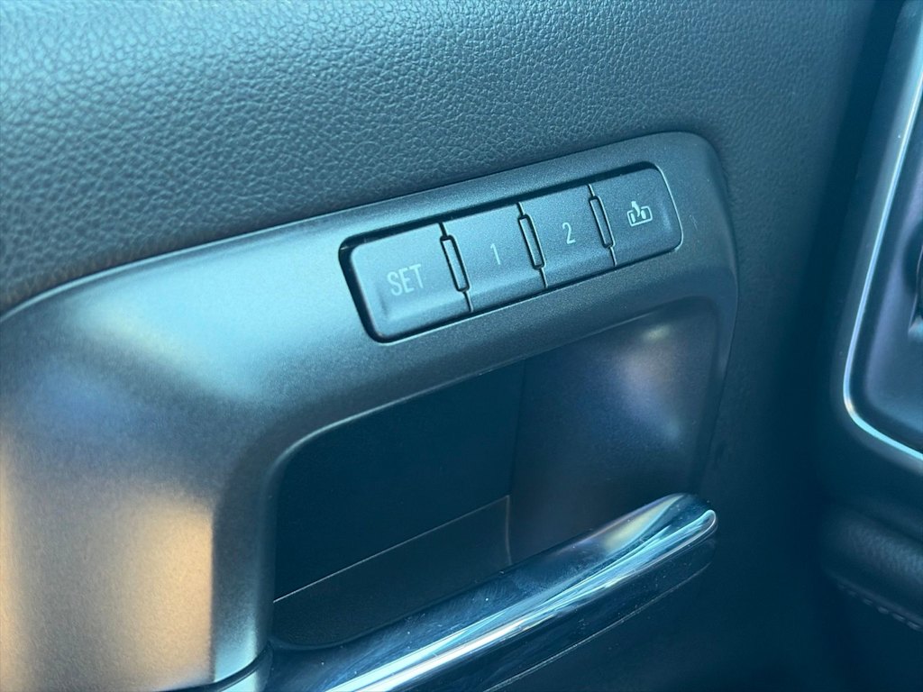 Thumbnail: 2016 Chevrolet Silverado 1500 - 35