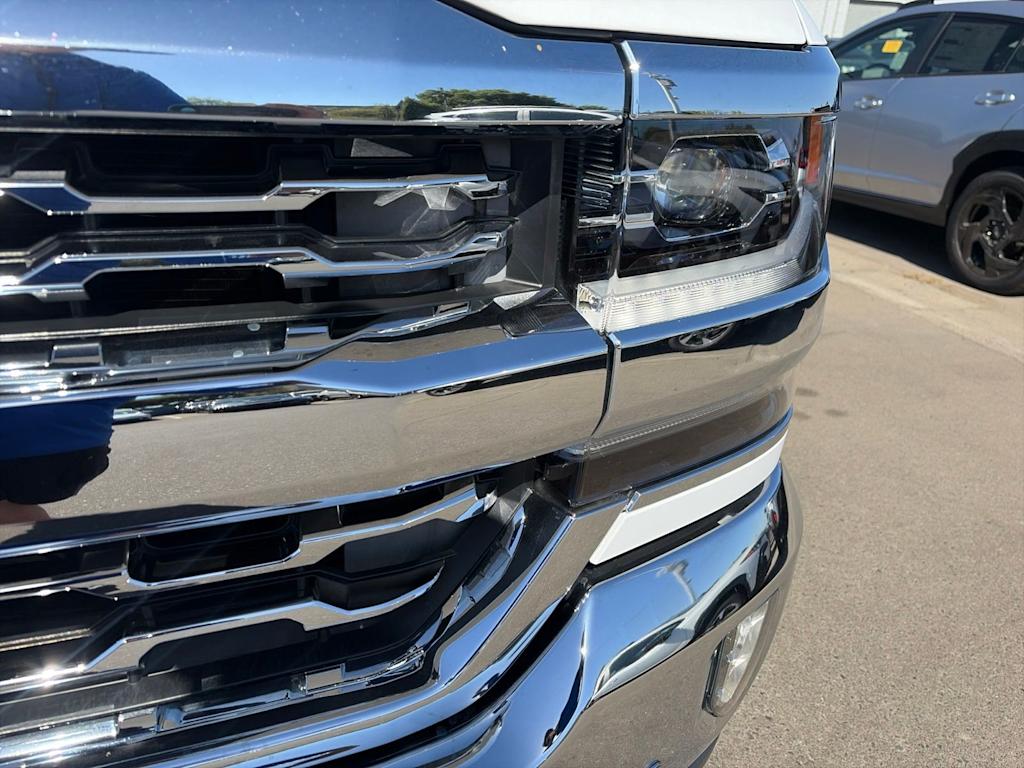 Thumbnail: 2016 Chevrolet Silverado 1500 - 19